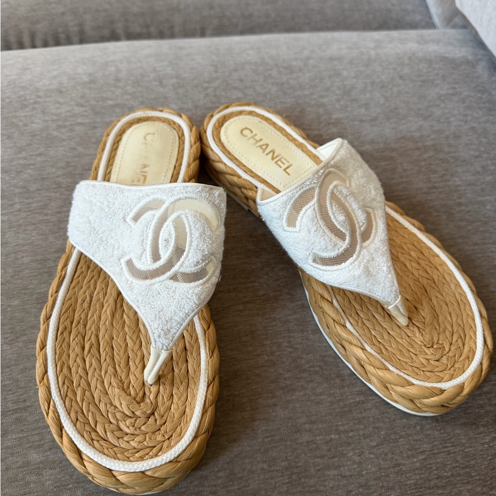 CHANEL White Terry Cloth CC Toe-Post Sandals with Woven Footbed